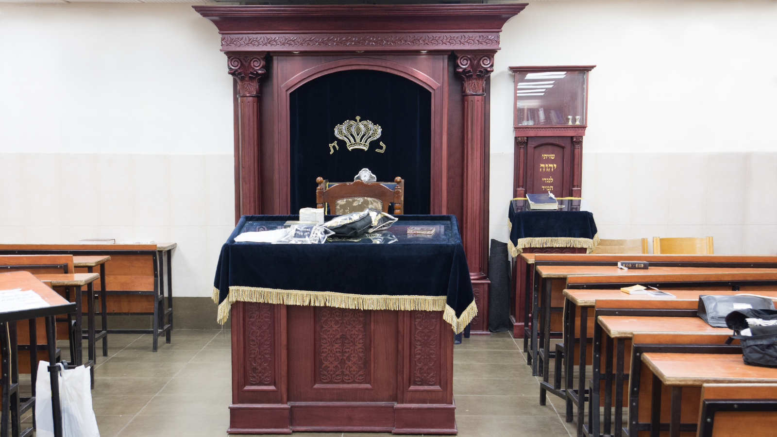 ריהוט לעבודת קודש ותשמישי קדושה